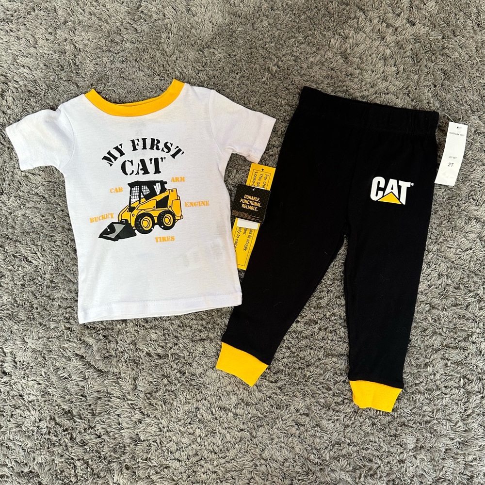 CAT | NWT❗️ Baby Boy’s Tractor Pajamas
